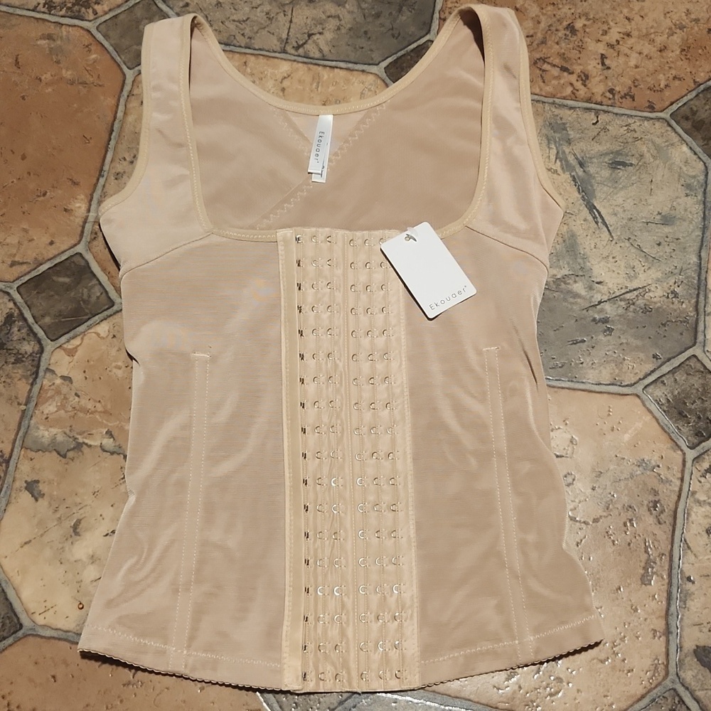 EKOUAER Size 6. Beige Tank Top with Front Closure shapes the figure